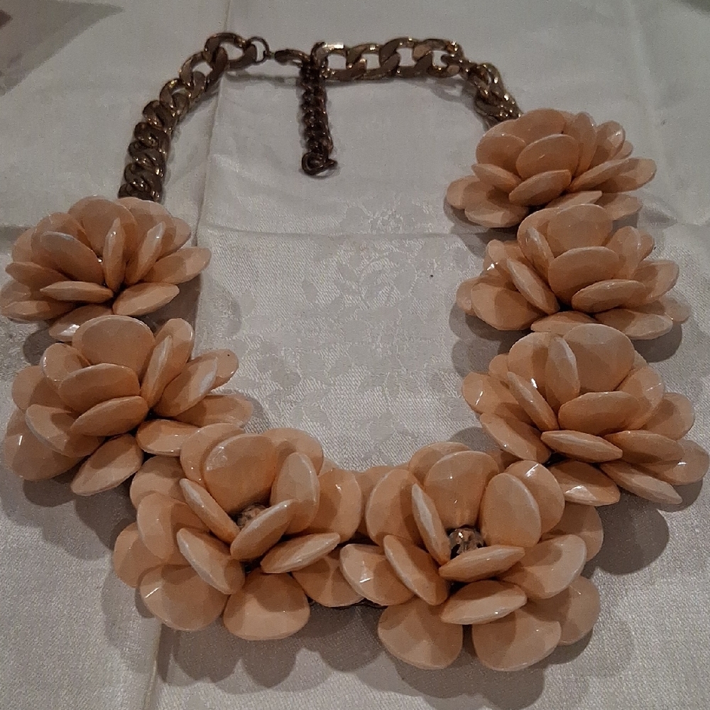 Chunky Floral Peach Necklace